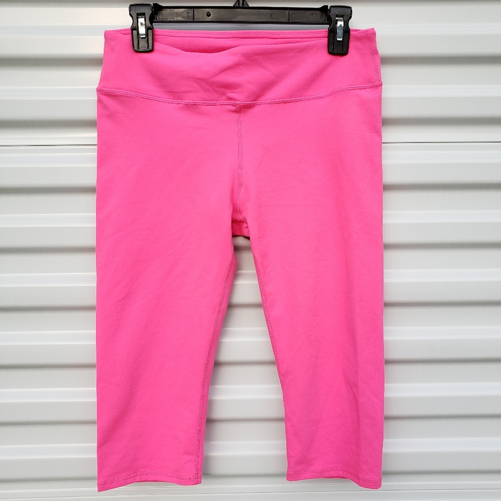 Fabletics buttery soft pink color cropped leggings